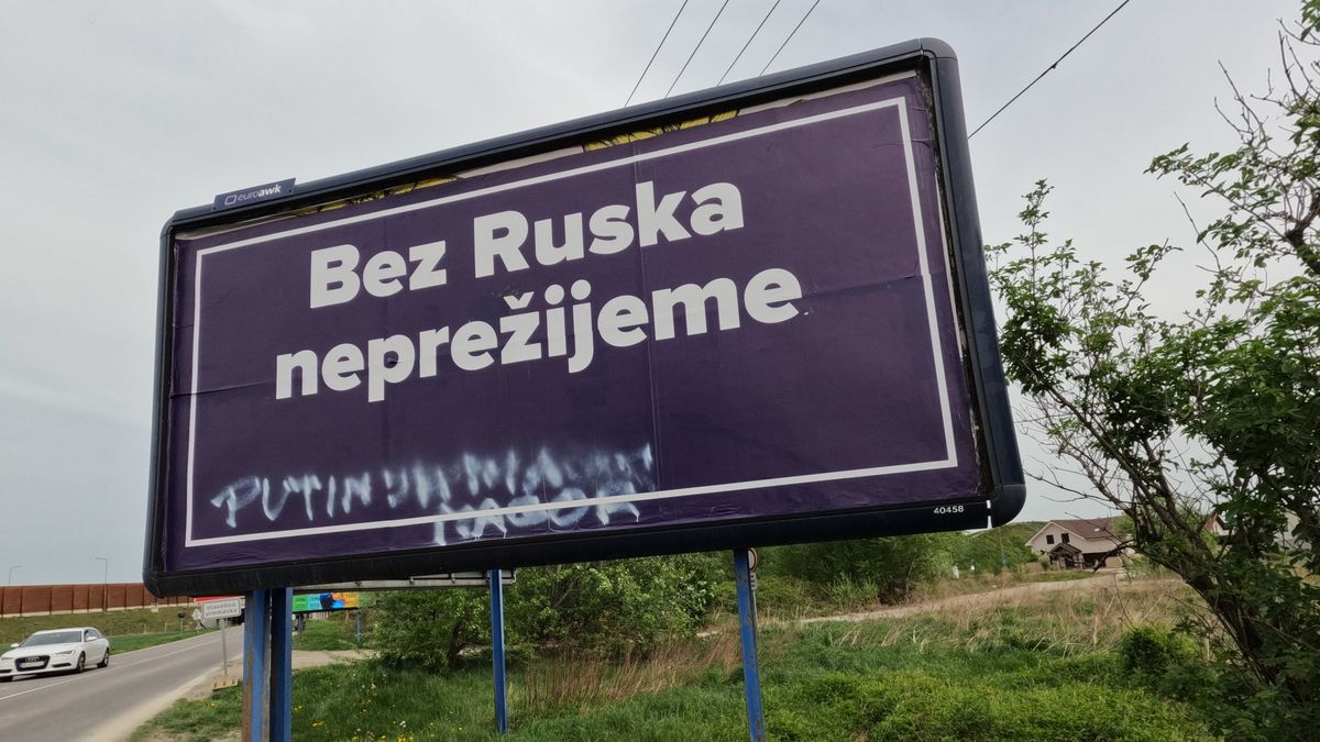 Proruské billboardy na Slovensku jsou začátkem kampaně proti Ficově vládě